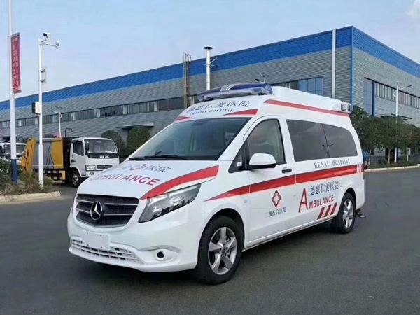 奔馳威霆高頂救護(hù)車(chē)